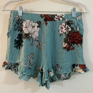 Southern Stitch Soft Floral Ruffle Shorts | L EUC